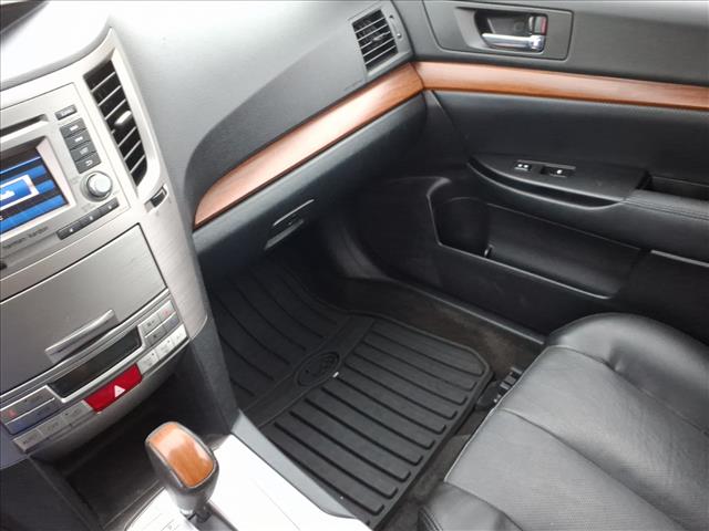 2014 Subaru Outback 2.5i Limited - Photo 17