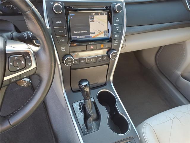 2016 Toyota Camry Hybrid LE - Photo 17