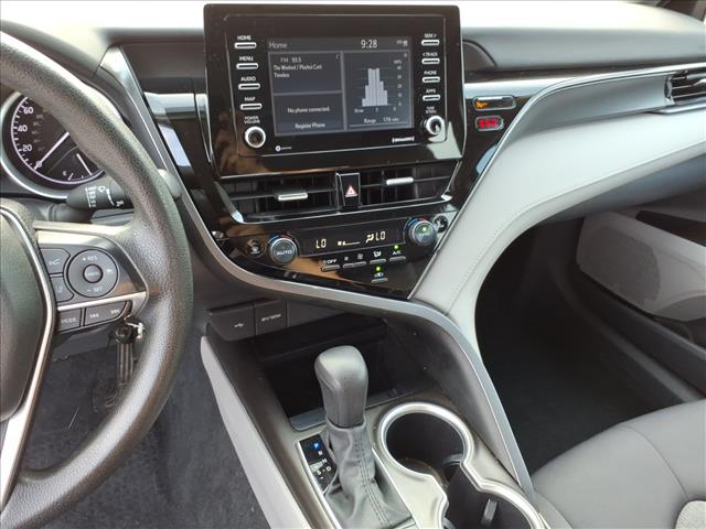2024 Toyota Camry LE - Photo 17