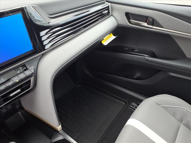2026 Toyota Camry SE - Photo 17