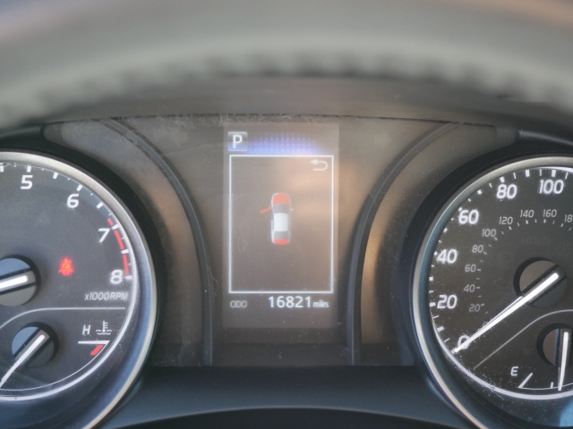 2021 Toyota Camry SE - Photo 17
