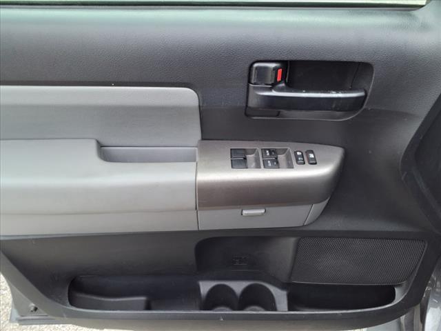 2014 Toyota Sequoia SR5 - Photo 17
