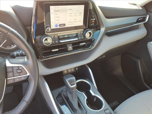 2024 Toyota Highlander LE - Photo 17