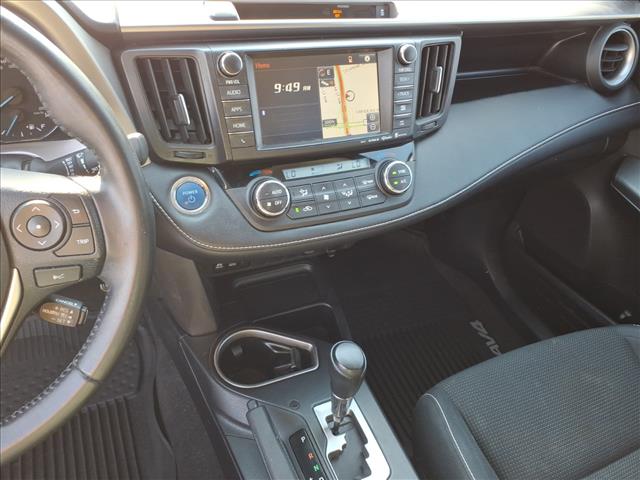 2016 Toyota RAV4 Hybrid XLE - Photo 17