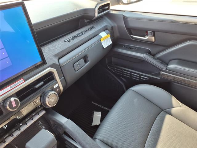2025 Toyota Tacoma  - Photo 18