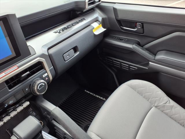 2025 Toyota Tacoma SR5 - Photo 18