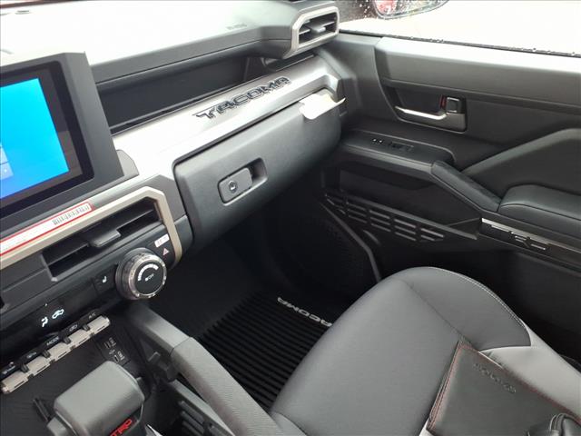 2025 Toyota Tacoma TRD Off-Road - Photo 18