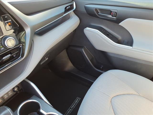2024 Toyota Highlander LE - Photo 18