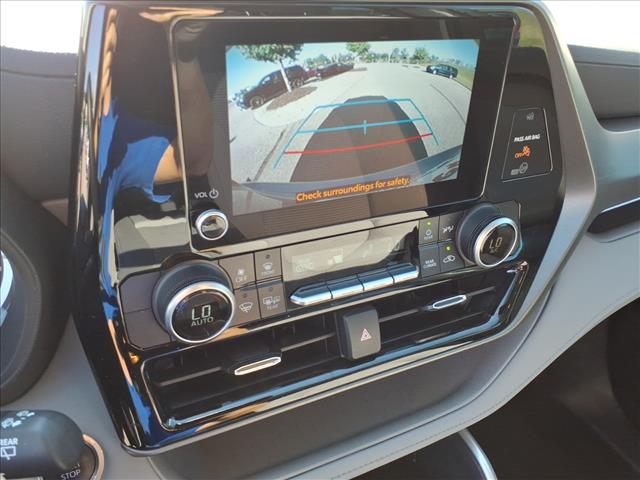 2024 Toyota Highlander LE - Photo 19