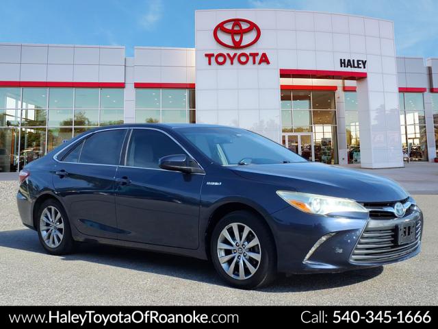 2016 Toyota Camry Hybrid LE - Photo 1