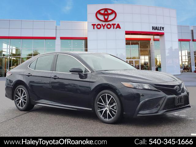2024 Toyota Camry SE - Photo 1