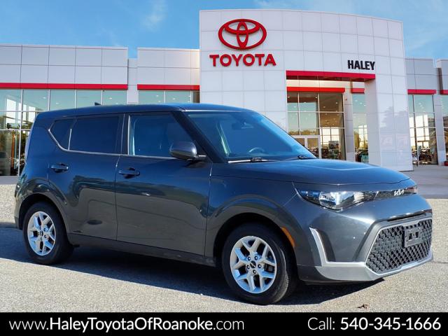 2023 Kia Soul LX - Photo 1