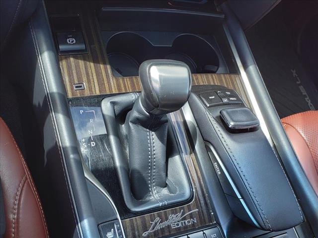 2017 Lexus LX 570 Base - Photo 21