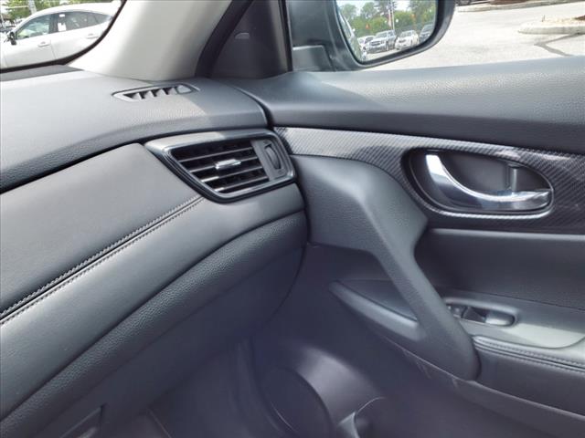 2017 Nissan Rogue SL - Photo 24
