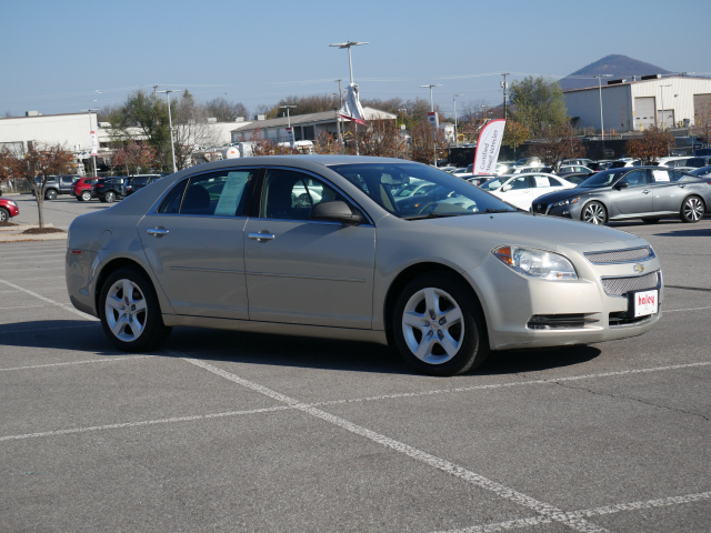 2012 Chevrolet Malibu LS - Photo 2
