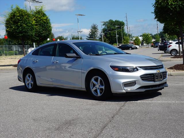2017 Chevrolet Malibu LS - Photo 2