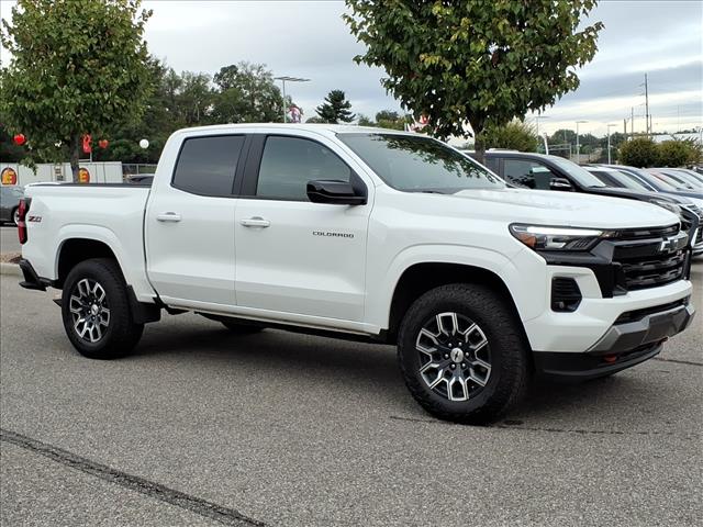 2023 Chevrolet Colorado Z71 - Photo 2