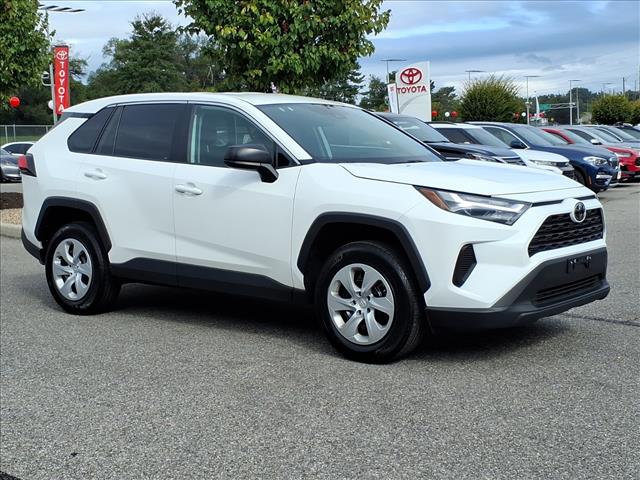 2024 Toyota RAV4 LE - Photo 2