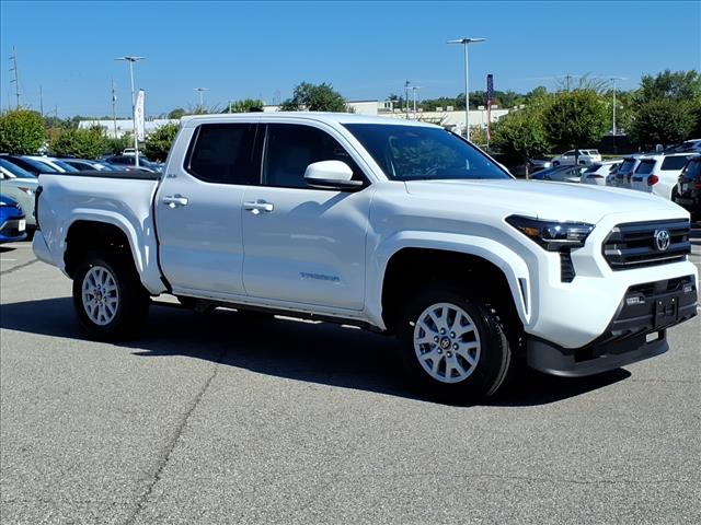2025 Toyota Tacoma SR5 - Photo 2