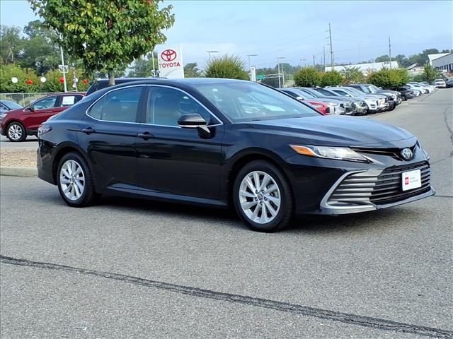 2024 Toyota Camry LE - Photo 2