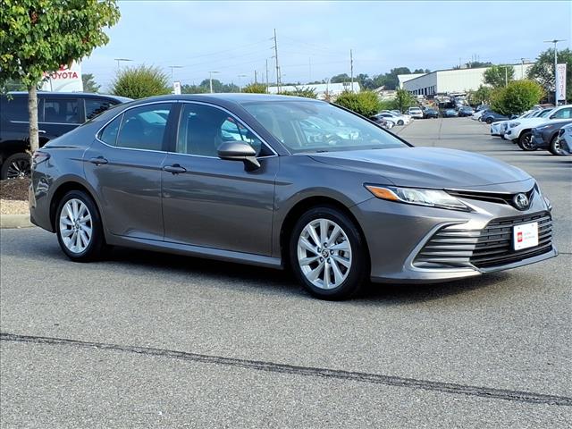 2024 Toyota Camry LE - Photo 2