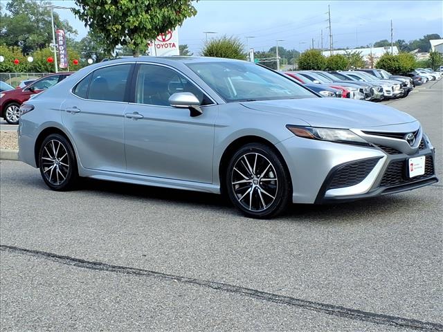 2024 Toyota Camry SE - Photo 2