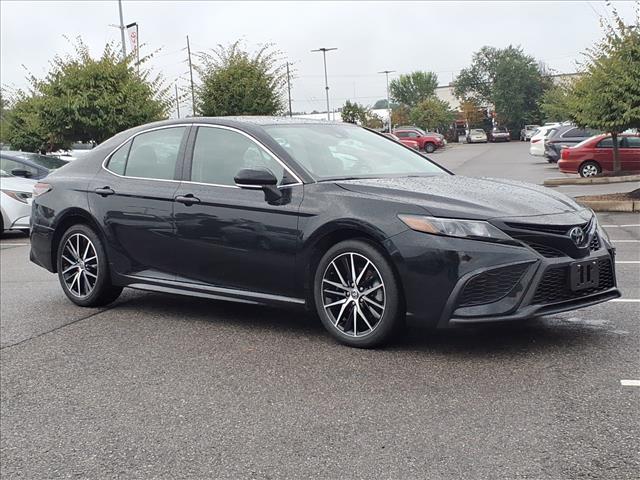 2024 Toyota Camry SE - Photo 2
