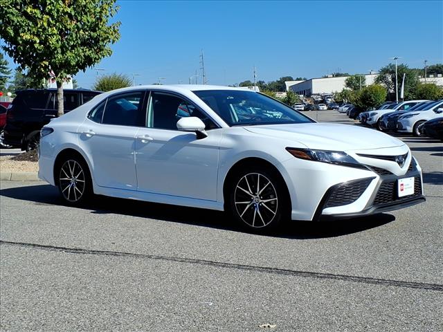 2024 Toyota Camry SE - Photo 2