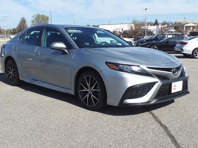 2021 Toyota Camry SE - Photo 2