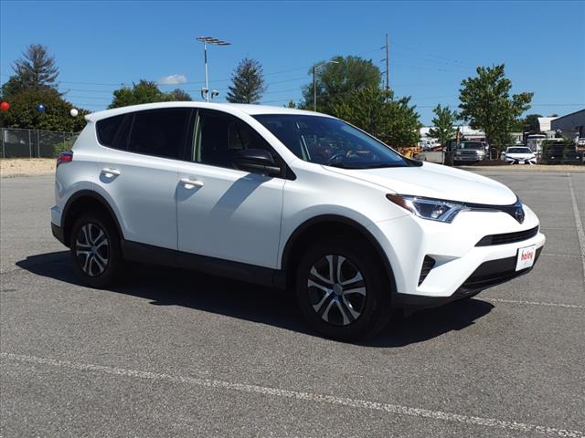 2018 Toyota RAV4 LE - Photo 2