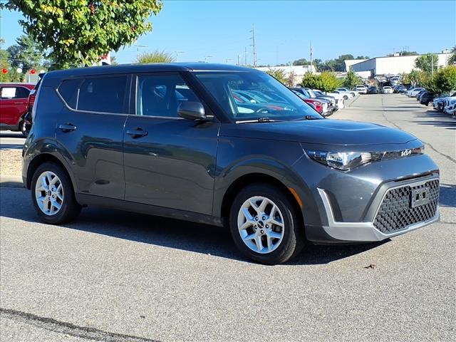 2023 Kia Soul LX - Photo 2