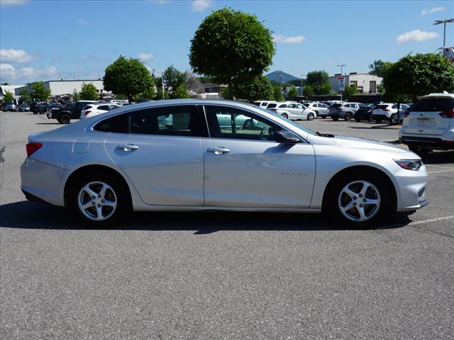 2017 Chevrolet Malibu LS - Photo 3