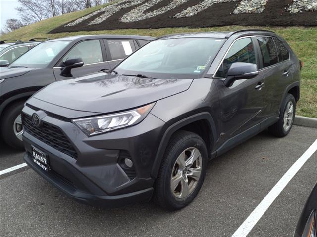 2021 Toyota RAV4 XLE - Photo 3