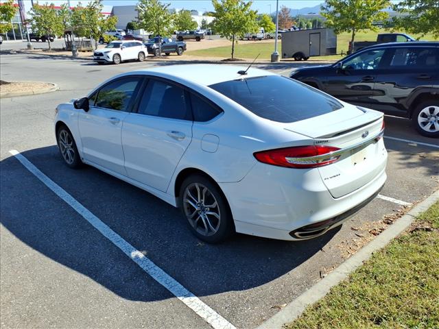 2017 Ford Fusion SE - Photo 3