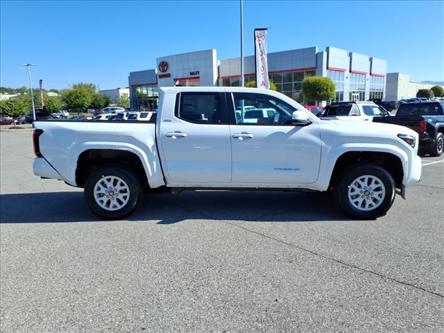 2025 Toyota Tacoma SR5 - Photo 3