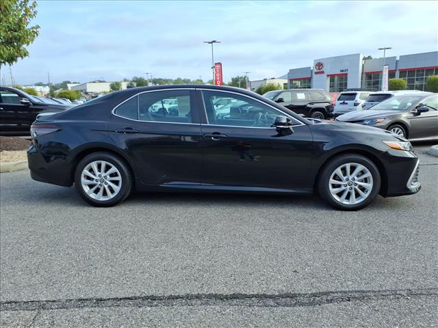 2024 Toyota Camry LE - Photo 3