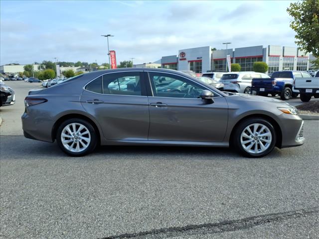 2024 Toyota Camry LE - Photo 3