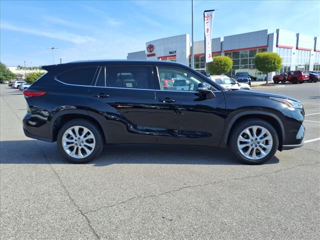 2022 Toyota Highlander Limited - Photo 3