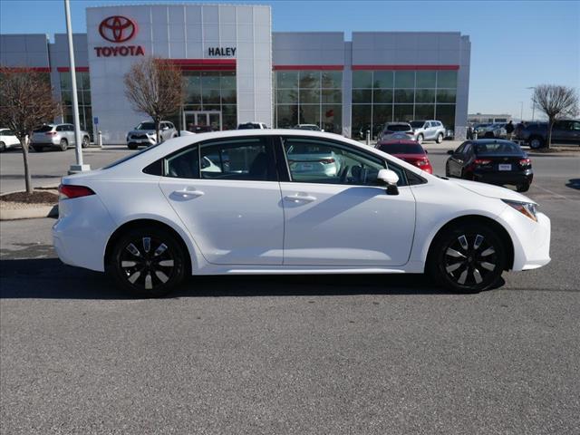 2020 Toyota Corolla LE - Photo 3