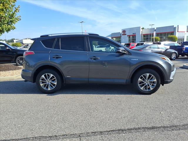 2016 Toyota RAV4 Hybrid XLE - Photo 3