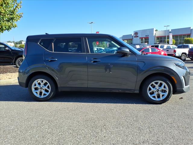 2023 Kia Soul LX - Photo 3