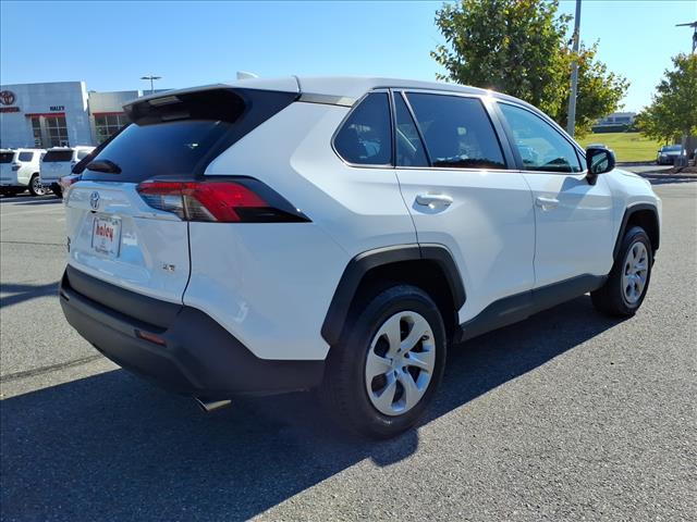 2024 Toyota RAV4 LE - Photo 4