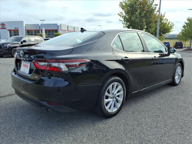 2024 Toyota Camry LE - Photo 4