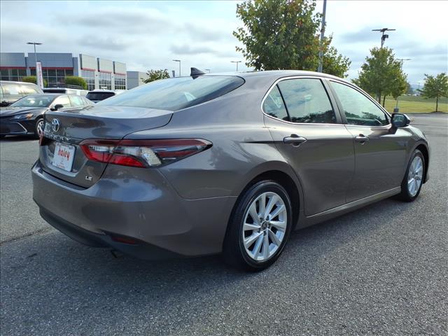 2024 Toyota Camry LE - Photo 4