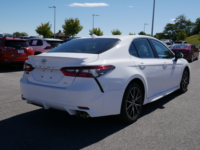 2021 Toyota Camry SE - Photo 4