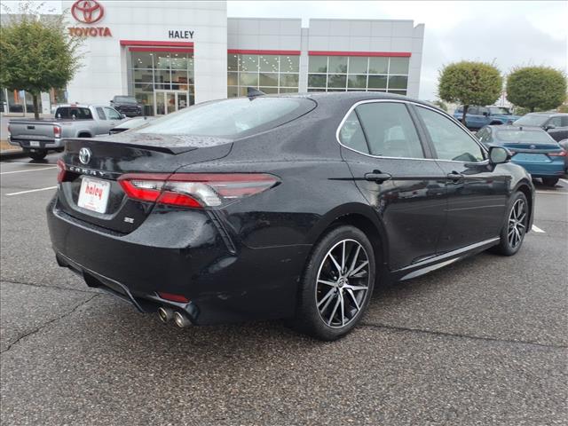 2024 Toyota Camry SE - Photo 4