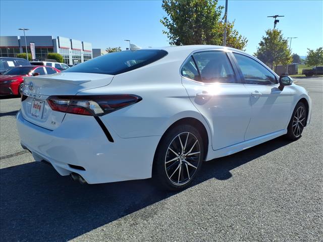 2024 Toyota Camry SE - Photo 4