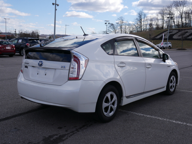 2013 Toyota Prius Three - Photo 4