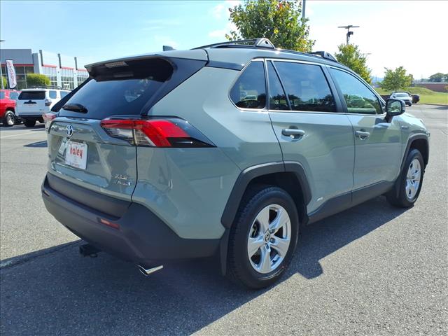 2021 Toyota RAV4 Hybrid XLE - Photo 4