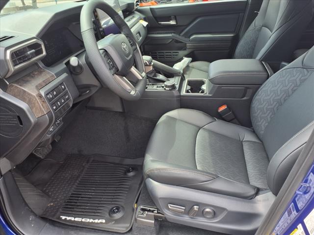 2025 Toyota Tacoma Limited HV - Photo 5